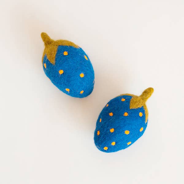 BLUE STRAWBERRY Wool Cat Toy