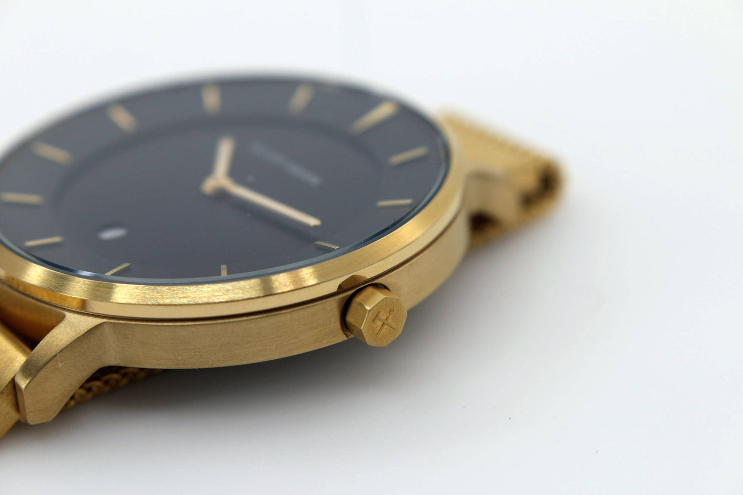 Gold Ember Minimalist Mesh Watch - 38mm