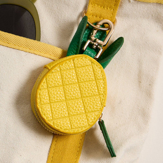 Refined Pineapple Pouch in Textured Leather with Keyring Clip