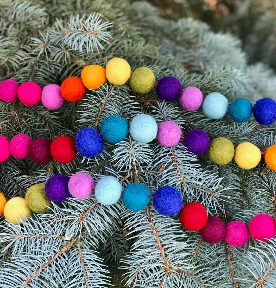 Garland - Wall Décor - Rainbow Ball