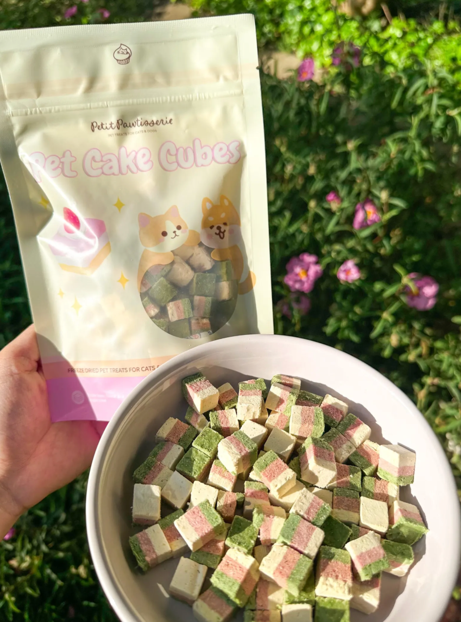 Freeze Dried Chicken Cake Cube Treats for Cats & Dogs 50g