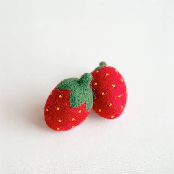 KITTY STRAWBERRIES Wool Cat Toy